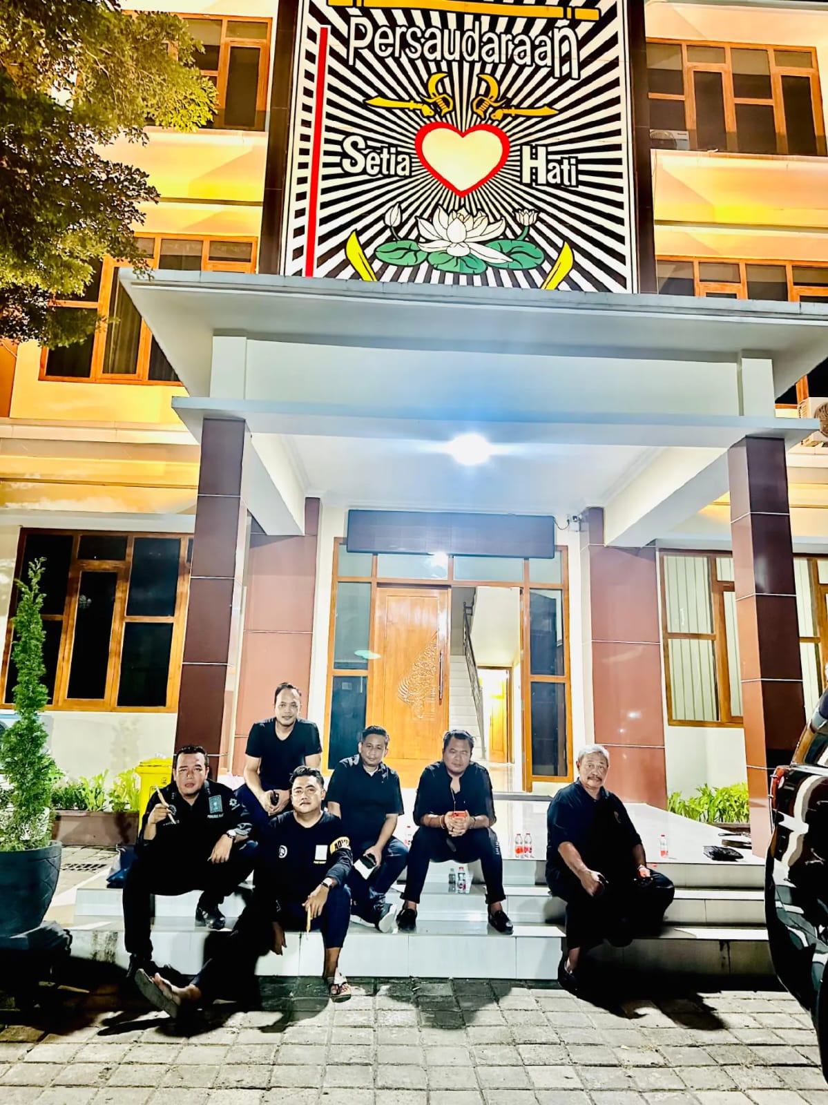 ANTARA LEGALITAS MEREK NAMA LAMBANG PSHT Dengan PERKUMPULAN PSHT