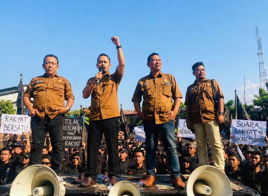 BURUH TAK BOLEH TERUS JADI KORBAN KEBIJAKAN, SEJUMLAH ADVOKAT SIAP NYALAKAN MESIN POSBAKUM SERIKAT PEKERJA 