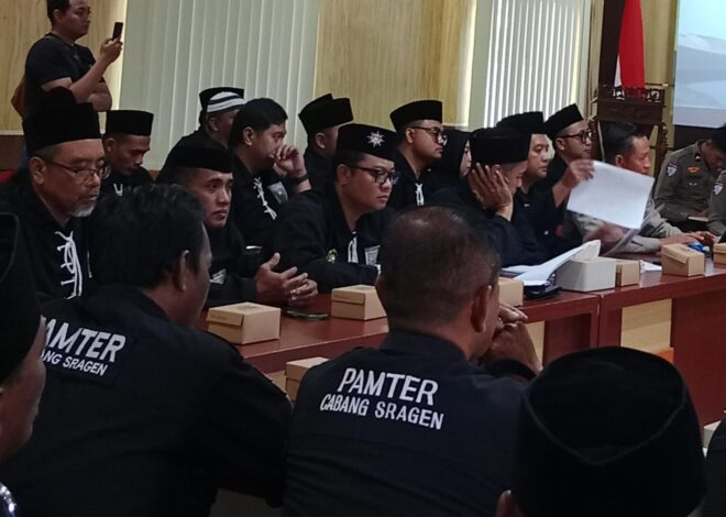 SH TERATE DI SRAGEN MEMANAS ANTARA BADAN HUKUM PSHT DENGAN MEREK LOGO DAN NAMA SH TERATE
